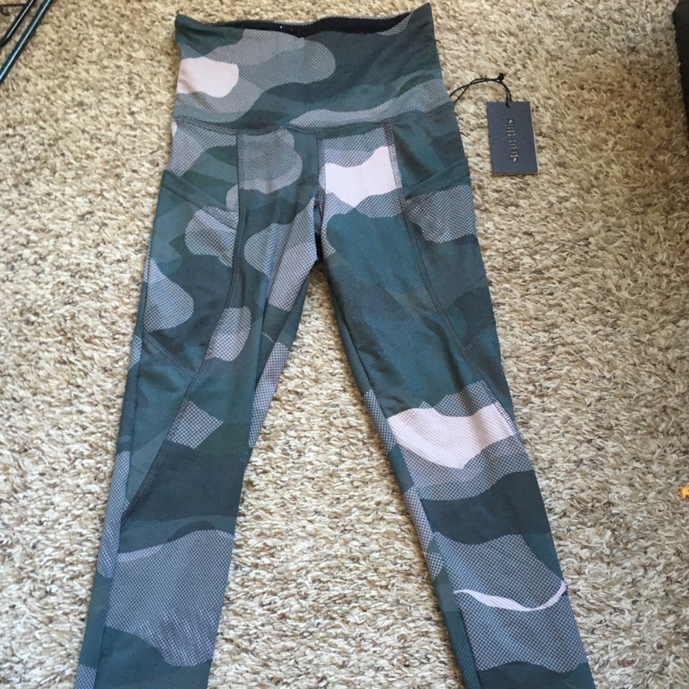 BNWT Strut This 7/8 Camo Yoga Leggings
